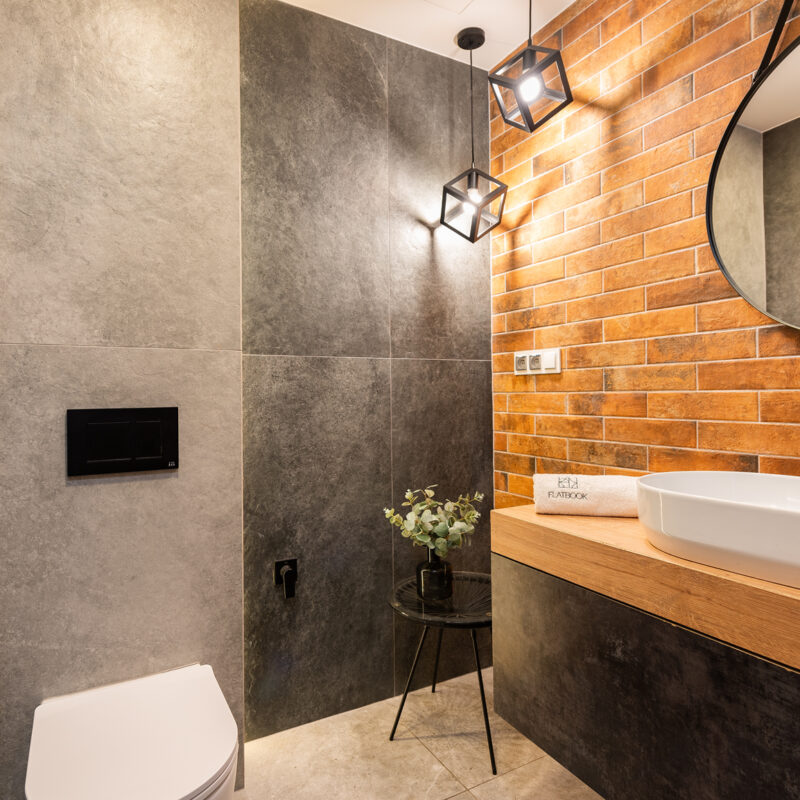 City Center SPA / Deo Plaza 311A (2)